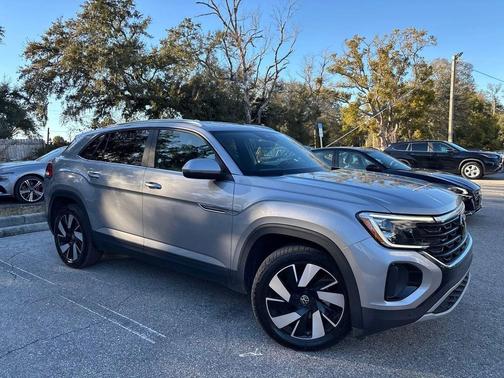 2024 Volkswagen Atlas Cross Sport 2.0T SE w/Technology