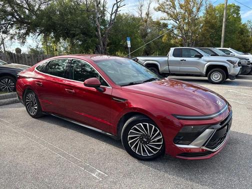 Ultimate red 2025 Hyundai SONATA Hybrid SE