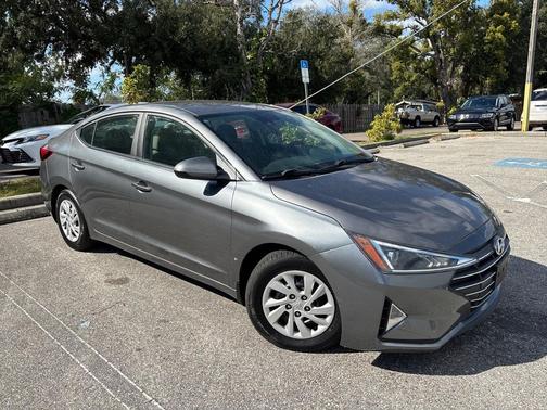 2020 Hyundai ELANTRA SE