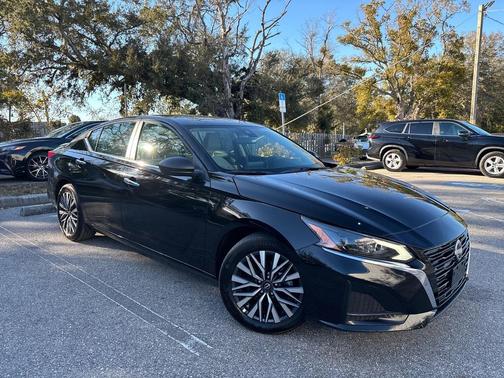 2025 Nissan Altima SV FWD