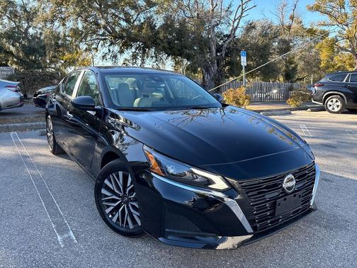 2025 Nissan Altima SV FWD