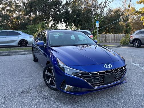 2022 Hyundai ELANTRA SEL