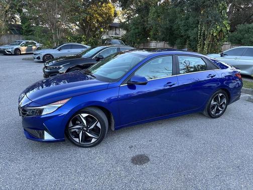 2022 Hyundai ELANTRA SEL
