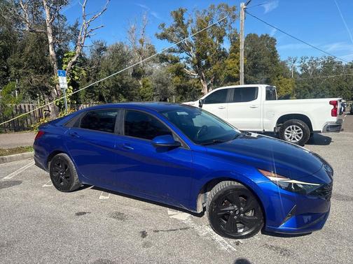 2021 Hyundai ELANTRA SEL