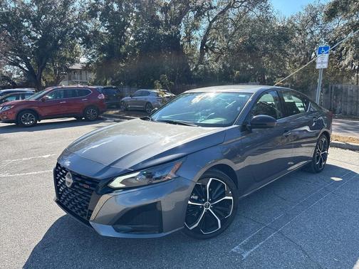 2025 Nissan Altima SR FWD