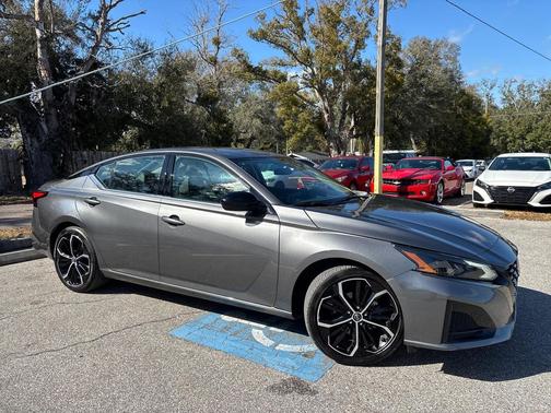 2025 Nissan Altima SR FWD