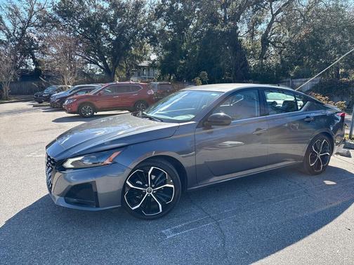 2025 Nissan Altima SR FWD