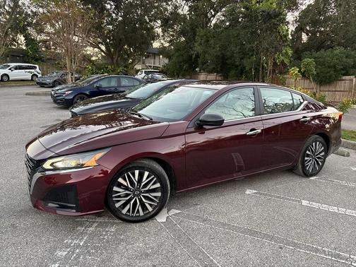 2025 Nissan Altima SV FWD