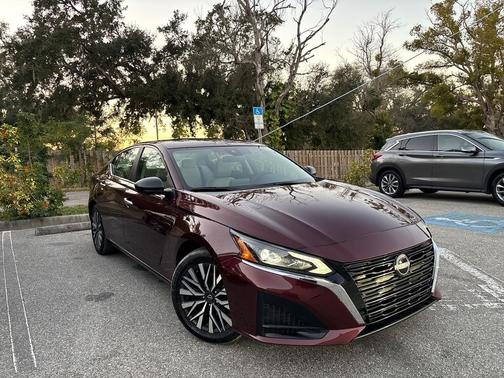 2025 Nissan Altima SV FWD