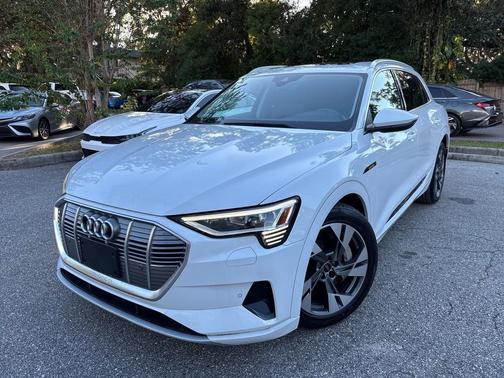 2021 Audi e-tron Premium