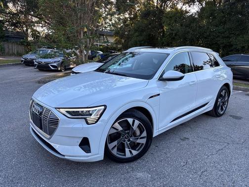 2021 Audi e-tron Premium
