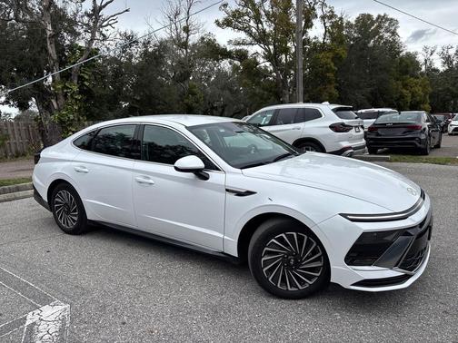2025 Hyundai SONATA Hybrid SE