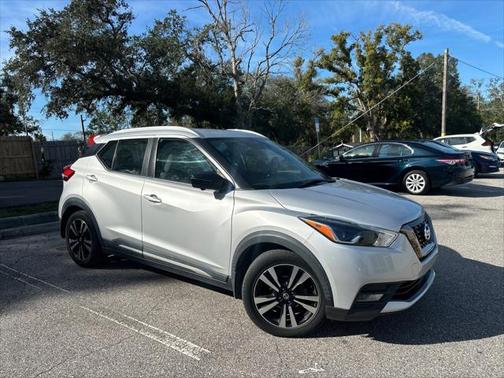 2020 Nissan Kicks SR