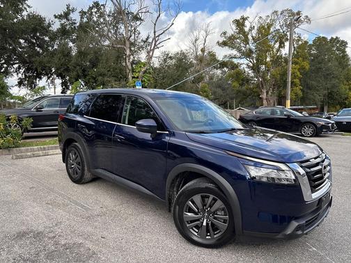 2022 Nissan Pathfinder S 4WD