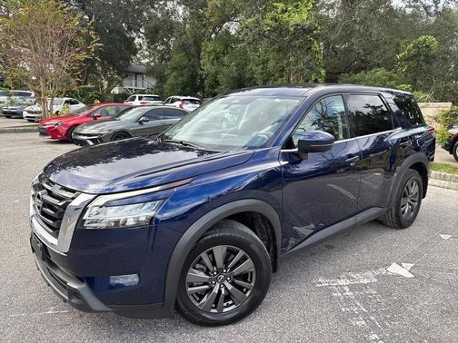2022 Nissan Pathfinder S 4WD