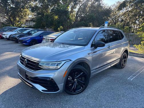 2023 Volkswagen Tiguan 2.0T SE R-Line Black