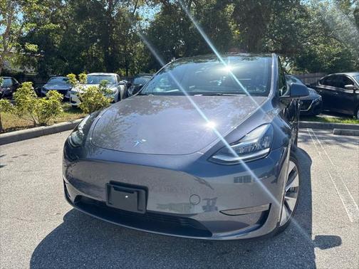 2022 Tesla Model Y Long Range Dual Motor All-Wheel Drive