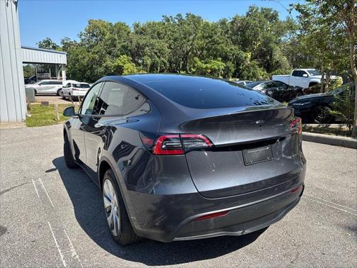 2022 Tesla Model Y Long Range Dual Motor All-Wheel Drive