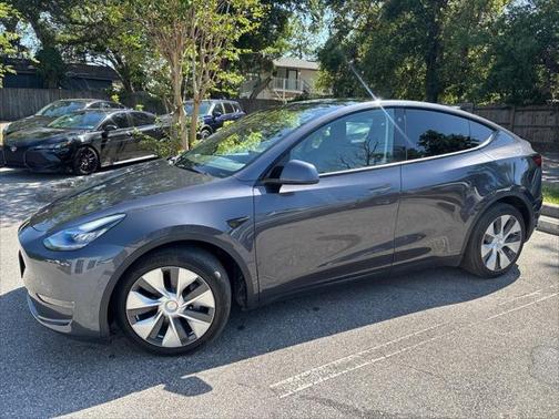 2022 Tesla Model Y Long Range Dual Motor All-Wheel Drive