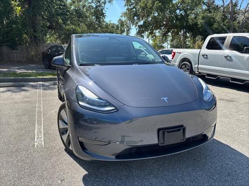 2022 Tesla Model Y Long Range Dual Motor All-Wheel Drive