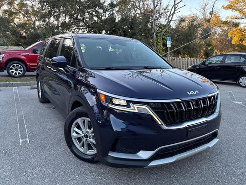 2022 Kia Carnival LX