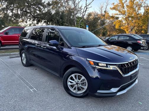 2022 Kia Carnival LX
