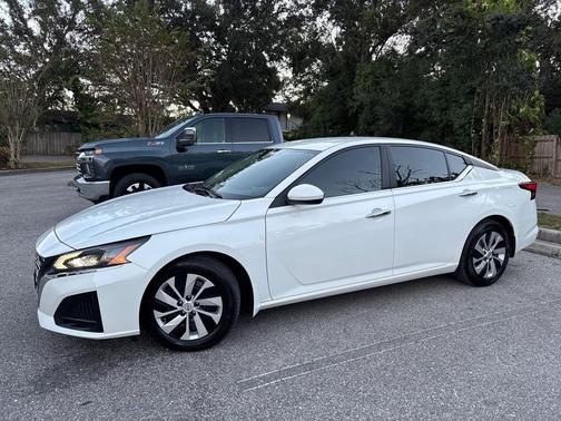 2023 Nissan Altima S FWD