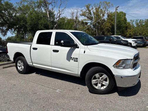Bright White Clearcoat 2023 RAM 1500 Classic SLT