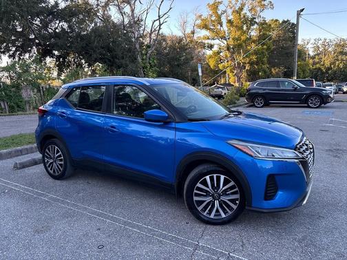 2022 Nissan Kicks SV