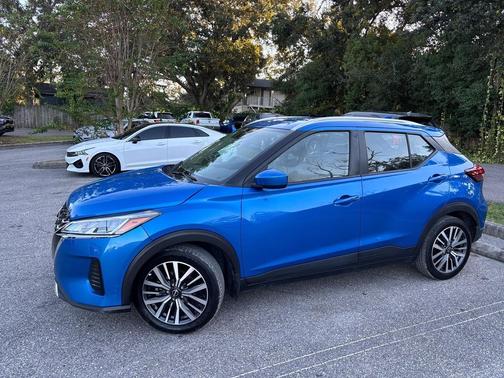 2022 Nissan Kicks SV