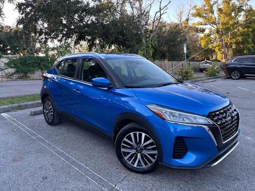 2022 Nissan Kicks SV