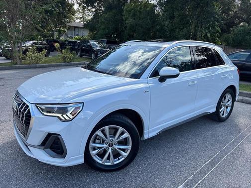 2024 Audi Q3 Premium 45 TFSI S line quattro Tiptronic