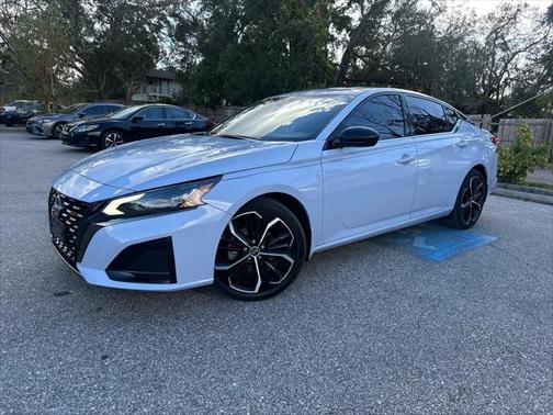 2023 Nissan Altima SR FWD