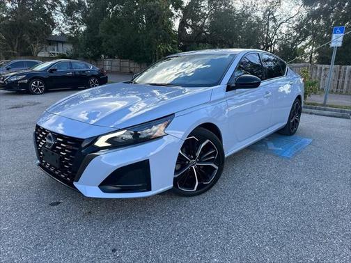 2023 Nissan Altima SR FWD
