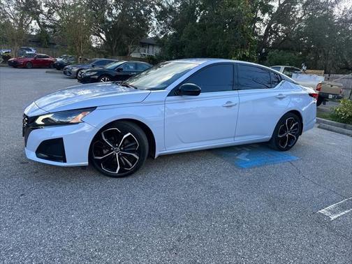 2023 Nissan Altima SR FWD