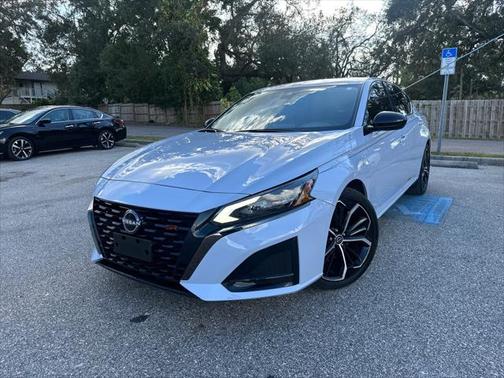2023 Nissan Altima SR FWD