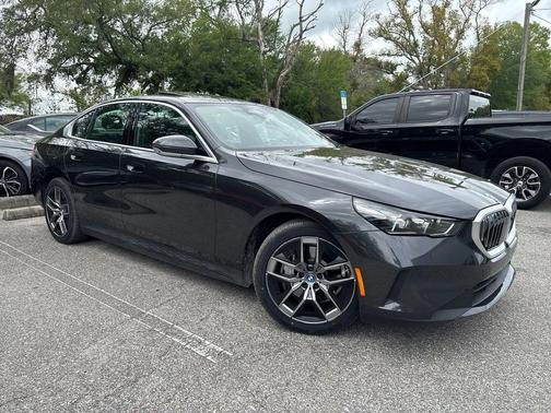 Dark Graphite Metallic 2024 BMW i5 eDrive40