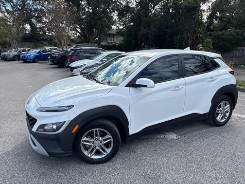 2022 Hyundai KONA SE