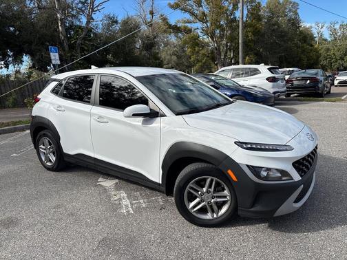 2022 Hyundai KONA SE
