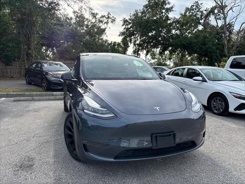 2022 Tesla Model Y Long Range Dual Motor All-Wheel Drive
