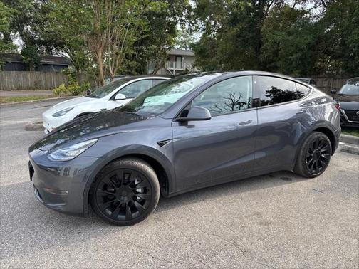 2022 Tesla Model Y Long Range Dual Motor All-Wheel Drive