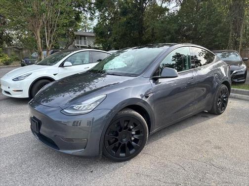 2022 Tesla Model Y Long Range Dual Motor All-Wheel Drive