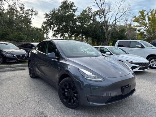 2022 Tesla Model Y Long Range Dual Motor All-Wheel Drive