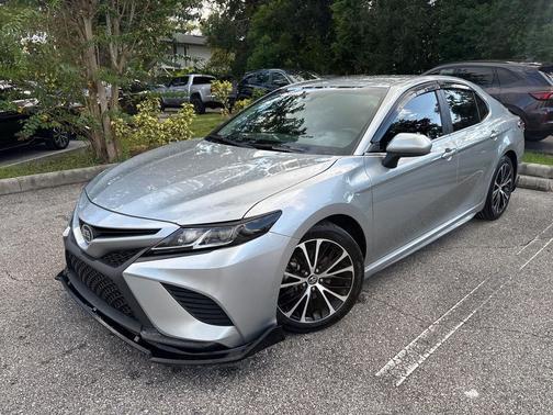2020 Toyota Camry SE