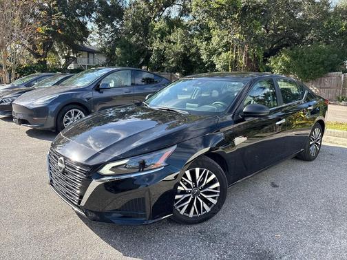 2025 Nissan Altima SV FWD