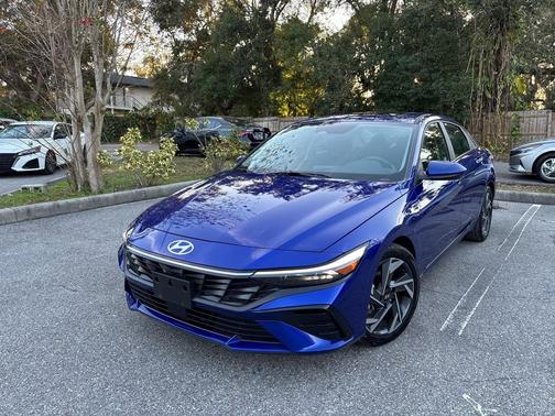 2025 Hyundai ELANTRA SEL