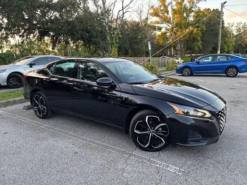 Super Black 2025 Nissan Altima SR AWD