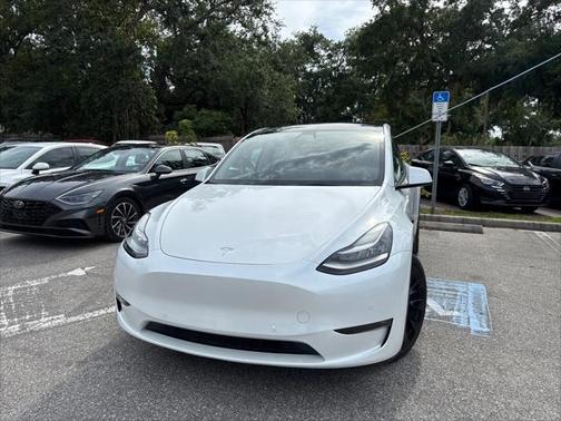 2022 Tesla Model Y Long Range Dual Motor All-Wheel Drive