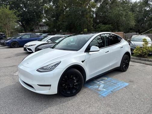 2022 Tesla Model Y Long Range Dual Motor All-Wheel Drive