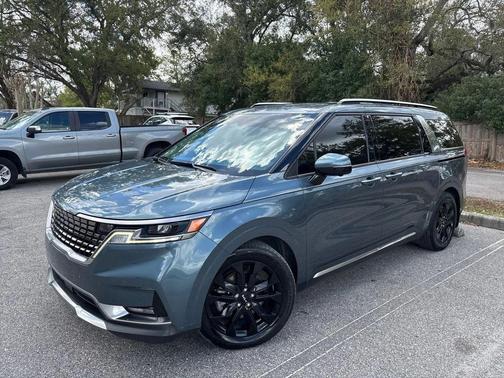 2023 Kia Carnival SX